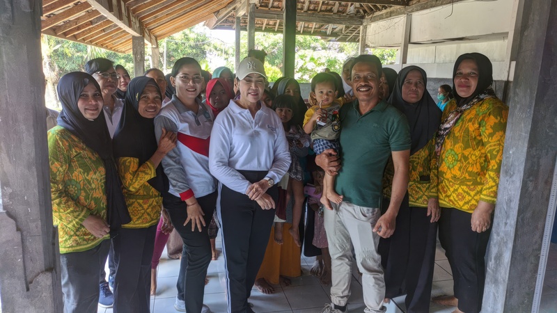 Kunjungan Ibu Bupati Jembrana ke Posyandu Balita Mekar Sari di Desa Pulukan
