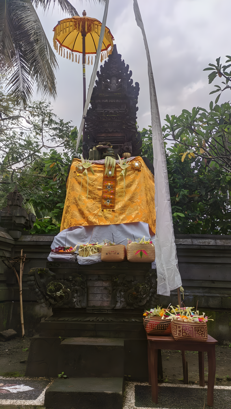 Pemerintah Desa Pulukan Gelar Persembahyangan Bersama Rahina Saraswati