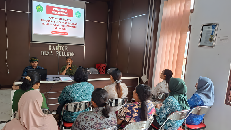 Pembagian Insentif Tahap II Pengurus TP-PKK Desa Pulukan