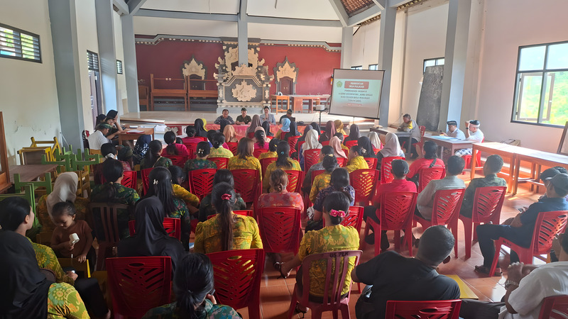 Pembagian Insentif Kader Kesehatan, Juru Dinas dan FKKKD Desa Pulukan Tahap II Tahun 2025