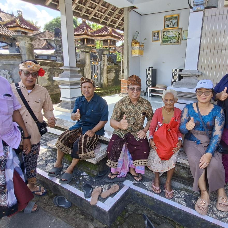 BUMDesa Berbagi Paket Sembako, 18 Keluarga Menerima Manfaat