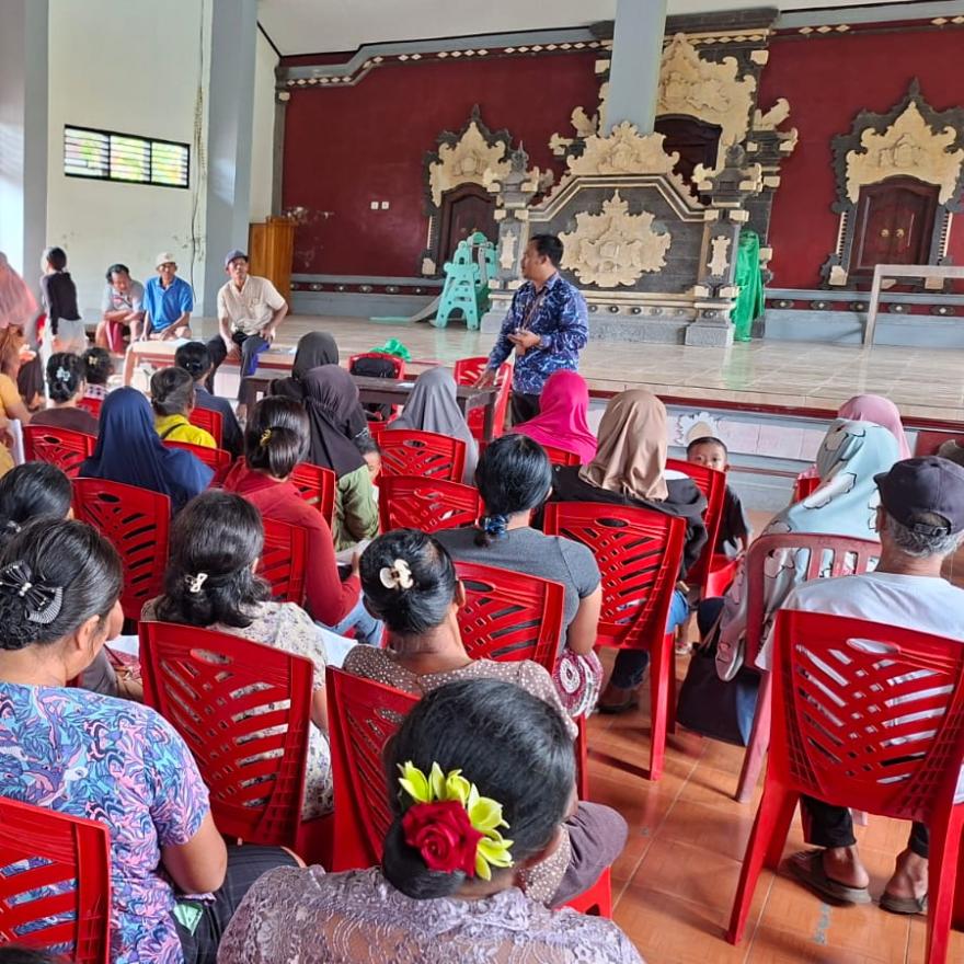 Pendamping Sosial Gelar Pertemuan dengan Kelompok Penerima Bantuan PKH dan BPNT