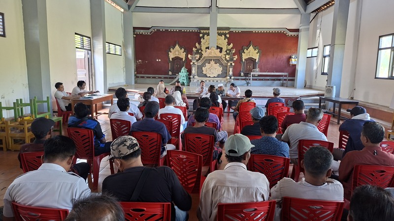 Pembagian Insentif Juru Dinas, Pengurus TP PKK, Ketua Kelompok Pengajian, dan FKKKD Desa Pulukan